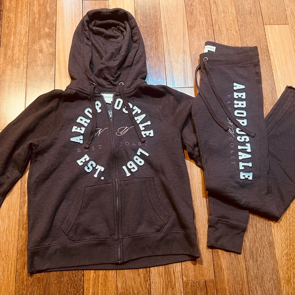 Aeropostale Brown Hoodie & Sweatpants Set with Logo
